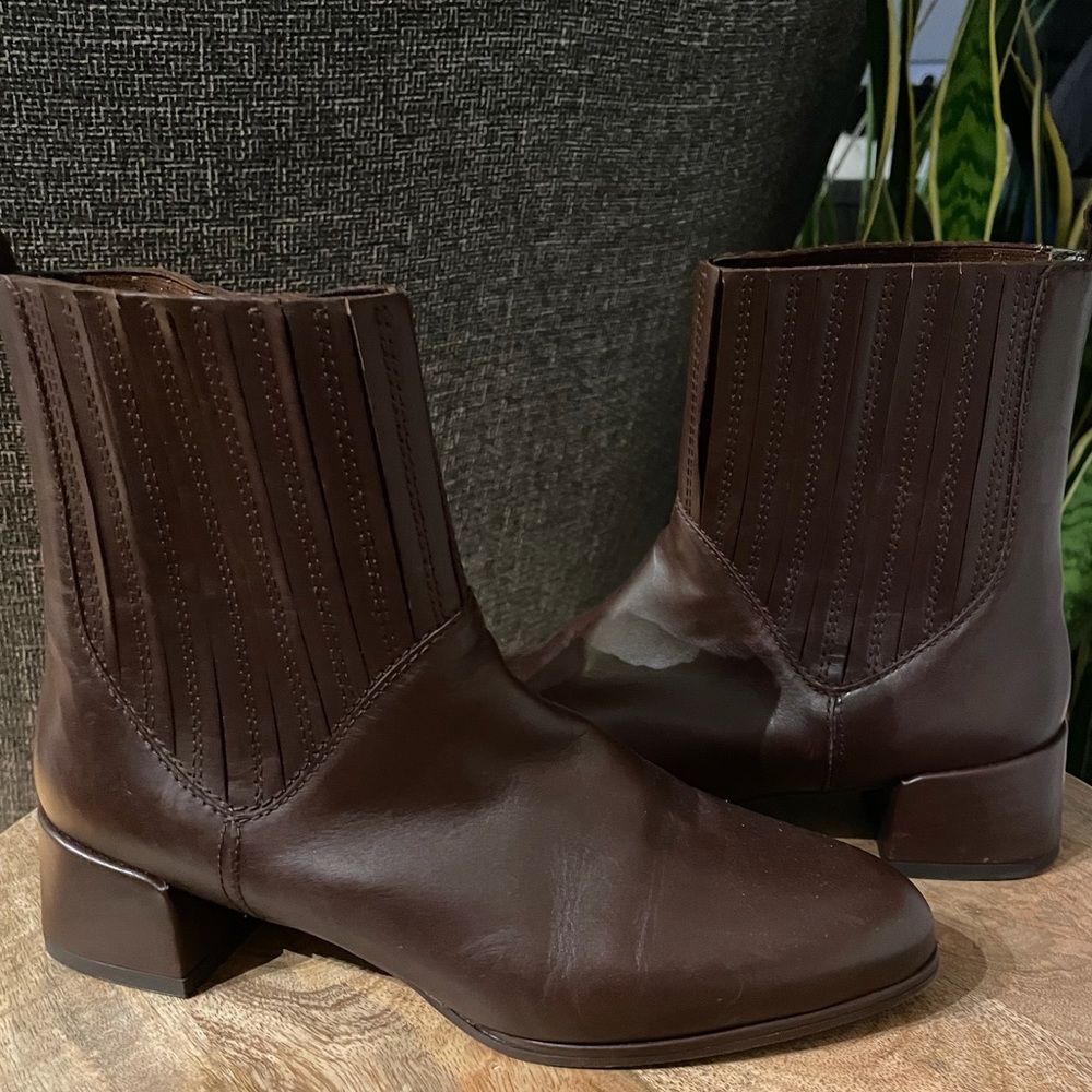 Stuart Weitzman Chelsea Boots